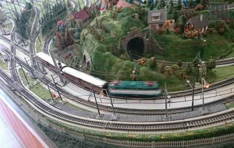Rotonda, nel museo un grande plastico dei treni: I bambini liberi di giocarci